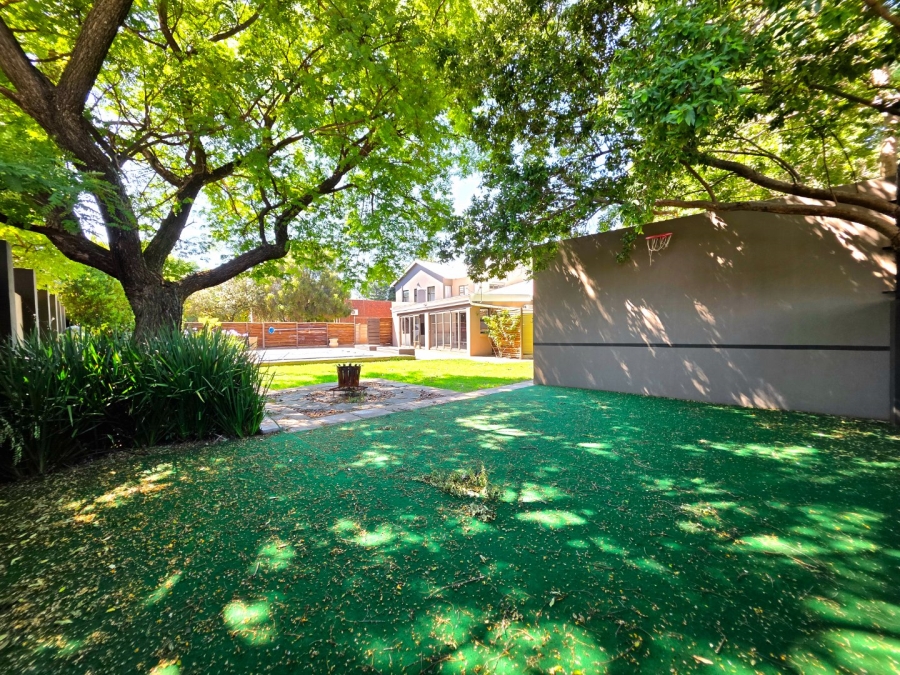 5 Bedroom Property for Sale in Langenhovenpark Free State